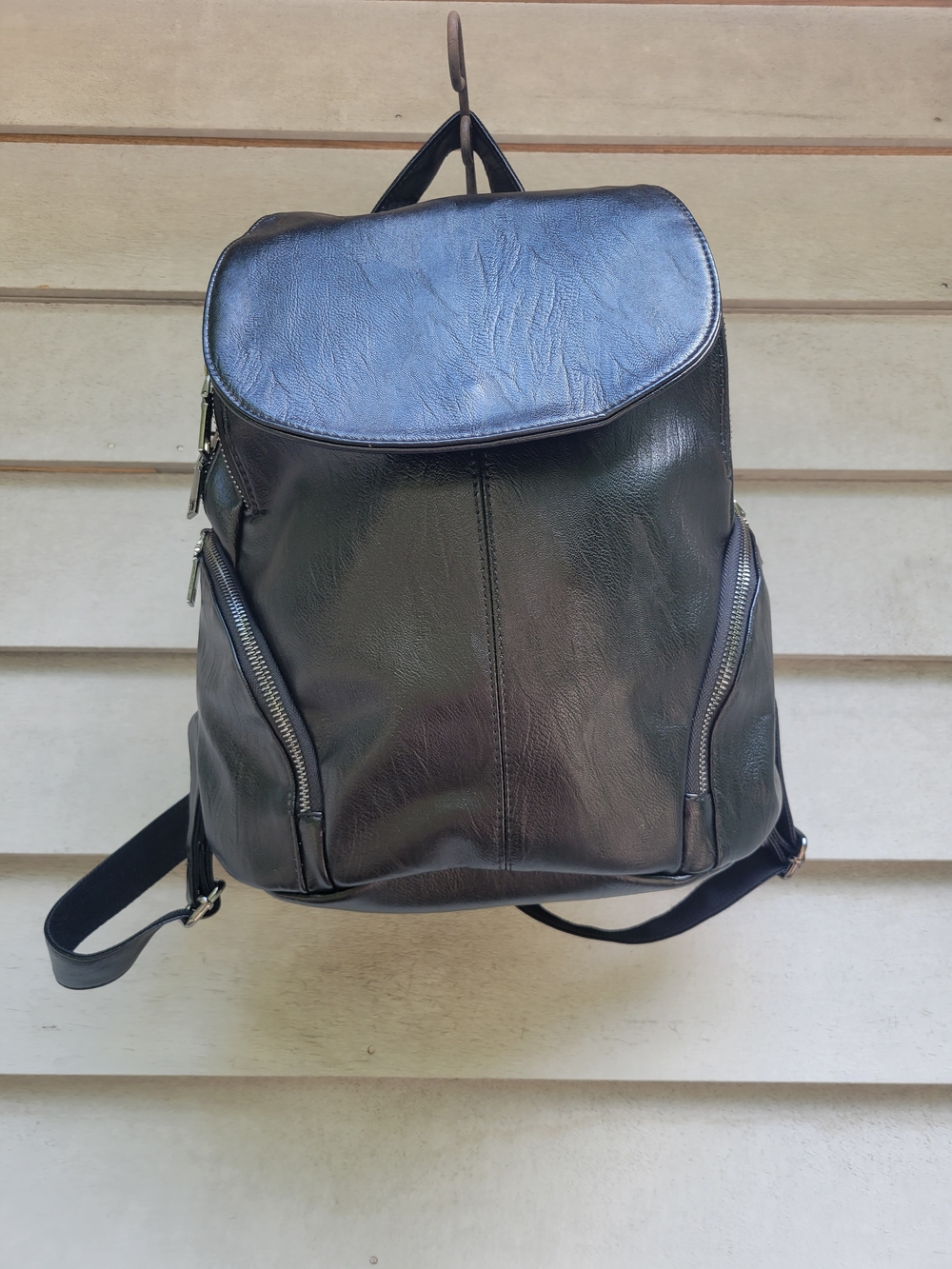 Vintage Black Leather Backpack Handbag with Zipper Pockets